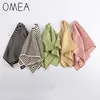 Omea 100% Real Silk Scarf Women mode Modern liten fyrkantig koreansk version av Silk Striped Mönster Luxury Head Scarf Retro 240312