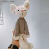 Animaux en peluche Nouveau design lapin en peluche jouet mignon en peluche habillé poupées Kawaii doux Terry velours chien Rat jouet pour fille bébé cadeaux de Noël L240320