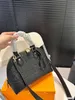 エンボスデザインシェルバッグクラシック女性ショルダークロスボディパッケージクラッチハンドバッグ高級ブランドデザイナーバッグトートバッグ