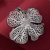 Pins Broches SUYU nouvelle broche de fleur de camélia de luxe femmes broche Rose rouge fleur tempérament exquis broche Design sens costume accessoires L240323