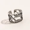 Toptan 20 Style Luxurys Marka Tasarımcısı 18K Altın Kaplama Gümüş Mektup Yüzük Kristal Rhinestone Gümüş Aşk Yüzükleri Kadın Nişan Yüzüğü
