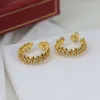 2014 luxe mode rivet boucles d'oreilles Anti allergie haute qualité femmes cadeaux exquis fête marque accessoires classique vente chaude