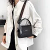 Borse a tracolla di moda di lusso del progettista Borsa delle nuove donne 2024 Borsa piccola quadrata portatile di tendenza della moda Borsa da donna a tracolla singola versatile di lusso leggera