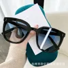 2 szt. Moda luksusowy projektant 2024 NOWA Wersja koreańska GM Owalna Rama High End Small Style Style Women Sunglass z Internet Red Sunshade Okulary przeciwsłoneczne