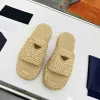 Designer clássico verão Novo triângulo crochê plana lâminas femininas sandálias de tecido liso de solteiro grosso chinelos de chinelos elevados tamanho 35-42
