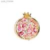 Broches broches Luxury Luxury Cubic Zircon Grenate Broche pour femme Accessoires Pins Tren Pin de fruit et broche Décoration de vêtements élégants L240323