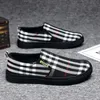 HBP Breaking Yeni Tasarım Büyük Boyut Hafif Yürüyüş Ayakkabıları Toptan Fiyat Slip-On Mens Tuval Günlük Ayakkabılar