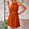 Casual Jurken Vrouwen Zomer Riem Zon 2024 Mouwloze Halter Hals Flowy Geplooide Mini Jurk Dames Sexy Elegante Partij