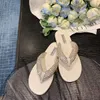 2024 sommer Hausschuhe Frauen Mode Strass Einfache Bequeme Weiche Sohlen Mit Schöne Flache Sandalen