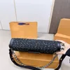 24SS Top Luxury Designer Дафна сумочка мешок для мешки с плечами для женского цепочка сумка подмышки по подмышкам и элегантный четыре SE SSQV