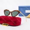 Luxe Cat Eye-zonnebril voor dames Designer gepolariseerde zonnebril Mode Gouden spiegelbenen Outdoor reizen Strandzonnebril 7 kleuren