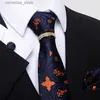 TIESE NECK TIE CORSE MARCHIO LUGO DI LUGO da 8 cm Traccia Hanky ​​Pink Set cravatta cravatta per uomini blu hombre stampato padri da matrimonio da giorno abito da ufficio y240325