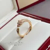 Klasyczny pierścień marki Pierścień Animal Casual All-Match Par Pinphabet Grawerowane różowe złoto srebrne złoto dla mężczyzn i kobiet 24032517