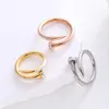 Роскошный дизайнер Ring Classic Hot Selling 925 Servling Silver Silver Zircon Nail Ring Кольцо для женщин персонализированная модная бренда продвинутая ювелирная вечеринка дизайнер подарков мужское кольцо