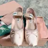 Luxury Ballet Flat Designer Professional Dance Shoes Paris Bowknot Shallow Mouth Single Shoe Women Pink Loafers Mary Jane Bekväma platta sandaler