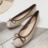 Chaussures décontractées Ballerines élégantes avec nœud papillon Femme Appartements en cuir verni Peu profond Slip sur Dames Bout rond Ballet Mocasines Robe Mocassins quotidiens