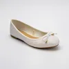 Ballet 294 lägenheter skor avslappnade kvinnor klassiker loafers vit läder dam modedesign bowknot vår fo 57744