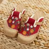 Casual Shoes Retro Women's Ethnic Style broderad lägenhet med låg-topp halvtoppare Elegant Hanfu