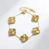 Van Clover-Armband, Dongguan-Titanstahl-Schmuck, modischer und eleganter 18-Karat-Gold-Batch-Blumen-Vierblatt-Gras-Fünf-Blumen-Armband mit einem High-End-Gefühl