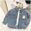 Mode garçons bleu Denim chemises à manches longues col rabattu chemise ample décontracté printemps automne enfants Jean hauts 240307