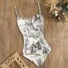 Kvinnors badkläder Kvinnor Beach Cover Up Stylish One-Piece Swimsuit Set med snörningskjol Floral Cover-up Mage Control Beachwear för