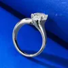 Anelli a grappolo Primavera Qiaoer Classico Argento sterling 925 7 10MM Taglio ovale Diamanti ad alto tenore di carbonio Pietra preziosa Anello di fidanzamento per matrimonio Gioielleria raffinata