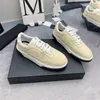 Sapatos de treinamento de moda clássica couro genuíno fundo macio casual sapatos de plataforma de 2,5 cm de altura 11 cores disponíveis tênis casuais esportivos de couro combinando com caixa