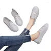 Zapatos informales, zapatillas de deporte de cuero genuino para mujer, zapatos deportivos de moda vulcanizados para mujer, zapatos planos de verano para mujer con cordones blancos 42