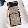 Cas de téléphone portable Nouveau luxe de mode carré bijou en cuir étui pour samsung Galaxy Z Flip 5 4 3 porte-anneau couverture antichoc Fundas Glitter Case H240326