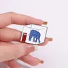 Cartoon olifant in de kamer email Pin grappige metalen broches rapel badge decor rugzak jas accessoires sieraden cadeau voor kind