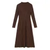 Dzianinowa sukienka na pół szyi dla kobiet, zimowe pokrycie brzucha, zagęszczona wełniana sukienka, Kolan Black A-Line Linia Duże bąberek trend 144634