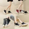 Fashions Res résistant High Top Chaussures Printemps et automne Vintage Chaussures pour femmes épaisses petites chaussures blanches Chaussures de la table de sport Gai