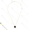 Pendanthalsband Classic Van Clover 18K Gold Necklace Jewelry Designer för kvinnor Titanium Steel Gold-Plated Fade Never Allergic Store/21621802