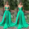 Fabuleuse robe de bal vert menthe une ligne col en V robes de soirée formelles robes élégantes fendues sur les cuisses pour les occasions spéciales balayage train robe de soirée en satin