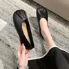 Sapatos casuais boca rasa cabeça redonda um passo fora temperamento moda primavera verão 2024 superfície inferior macia todos confortáveis