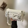 Factory Direct Store Handtasche Kostenloser Versand Neue vielseitige Umhängetasche Modische und personalisierte trendige Umhängetasche für Damen