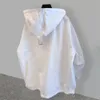 Ogólny amerykański list retro z drukowaną kurtką baseballową dla mężczyzn i kobiet Summer luźne odprawianie cienkiej koszuli z krótkim rękawem 240312