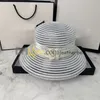 Cappello a secchiello in rete estiva Lettera in metallo Visiera parasole Cappello a cilindro da donna Cappelli da pescatore a tesa larga traspiranti da spiaggia Cappellino da sole di marca