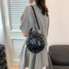 Дизайнерские роскошные модные сумки на плечах корейская новая геометрическая сплайдальная круглая сумка для пирога 2024 Универсальная свежая и милая девушка чувствует себя одиночное плечо.