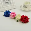 Ghirlande 100 pezzi rose di seta testa ghirlande di cucito fai da te cappello rosso rosa bianco blu fiori artificiali economici per la decorazione domestica di nozze