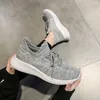 HBP icke-varumärke grossistkvinnor jogger skor fly-woven mesh andningsbara sportskor springande sneakers