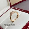 Anel de marca clássico animal anel casual all-match casal anel alfabeto gravado ouro rosa prata ouro para homem e mulher 24032517