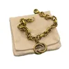 Kadın için vintage tasarımcı kolye bükülmüş kapalı altın bilezik erkek mücevher mektup kolye cazibesi çok yönlü kolye moda zl190 h4