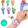 Braccialetti luminosi del fumetto creativo Ragazzi ragazze Flash Fascia da polso Bagliore nel buio Bracciale repellente per zanzare Giorno dei bambini Regali di gioielli di compleanno