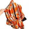 Sarongs op locatie levering van nieuwe oranje gesimuleerde siliconen brokaat zijden sjaals voor lente en zomer dames temperatuur strandhanddoeken reisjaals 24325