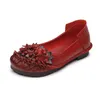 Chaussures décontractées plates en cuir véritable pour femmes, chaussures de conduite confortables avec tissage de fleurs, rouge et noir