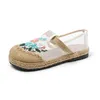 Buty swobodne Summer cienki haft haftowany oddychający zabytkowy hanfu Old Pekin Cloth Women Flat