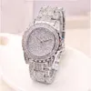 Luxury Mens titta på kvinnor explosiva Rhinestone Alloy Steel Band Watch Womens Fashion Stars