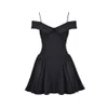 Herfst nieuwe product Suspender Hepburn Style Black Dress Sexy V-Neck Fashionable high-end dameskleding 496761