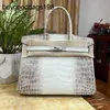 Designer Bag Himalayans handväskor äkta läderkvinnor Nilen Crocodile Full Hand Sying Honey Wax Thread Handbag Womens Bag 30 Large